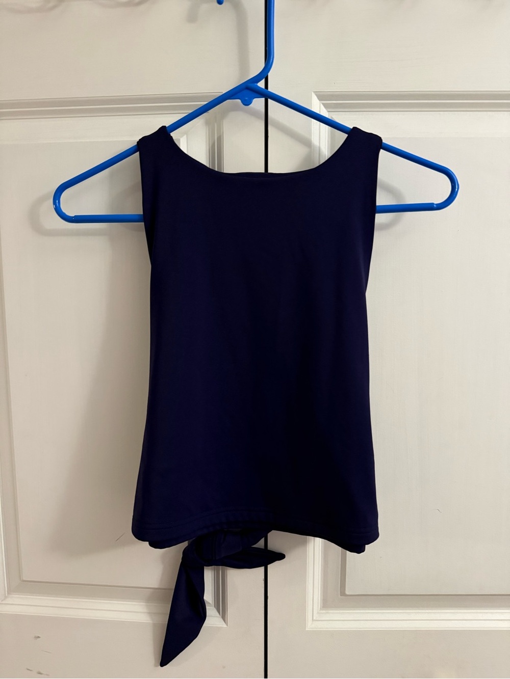Smith & Quinn Women's Navy Sleeveless Tie-Back Top